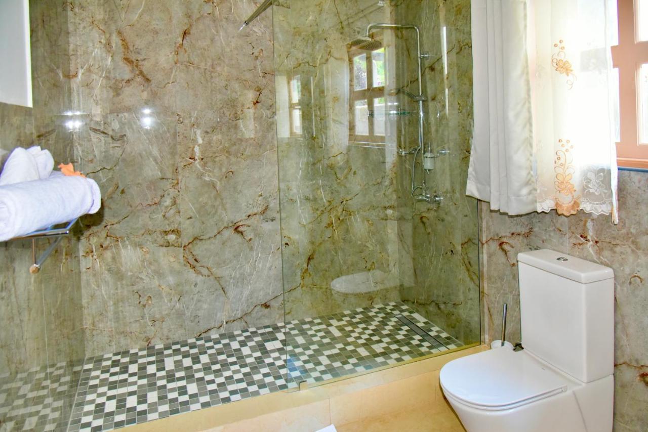 Sea Splash Self Catering And La Petite Maison Гранд Анс Екстериор снимка